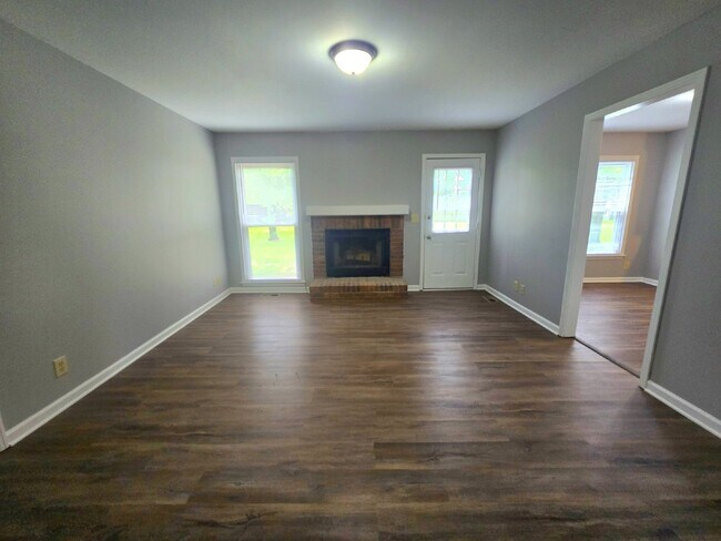 Building Photo - 204 Centennial Dr