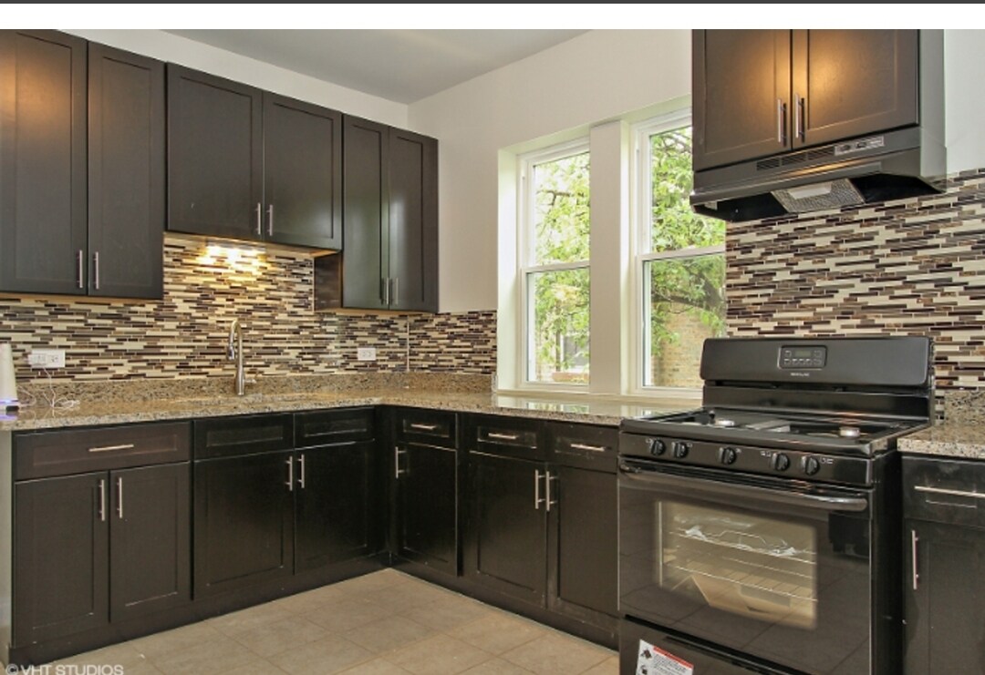 Foto principal - 8746 S Loomis St