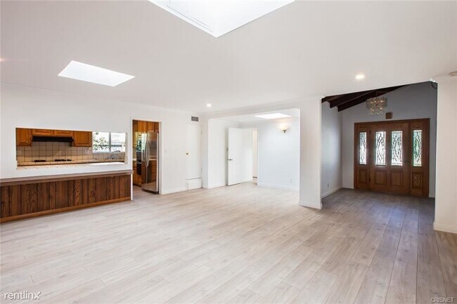 Building Photo - 4 br, 2 bath House - 16500 Simonds St
