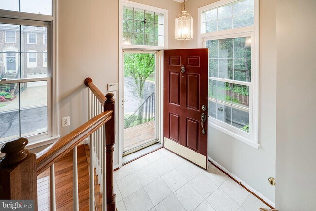 Building Photo - 6262 Harbin Dr