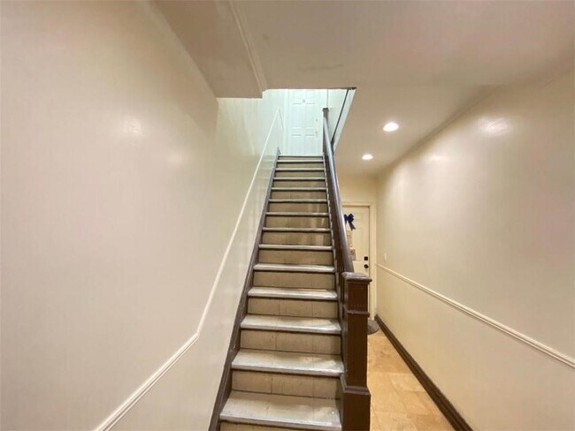 Foto del edificio - 147 Bay 40th St