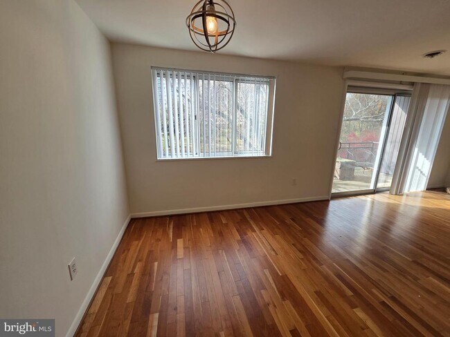 Foto del edificio - 10432 Rockville Pike