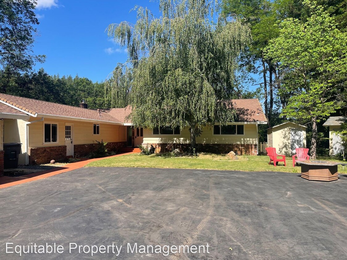 Primary Photo - 4 br, 2 bath House - 16818 Tudor Lane