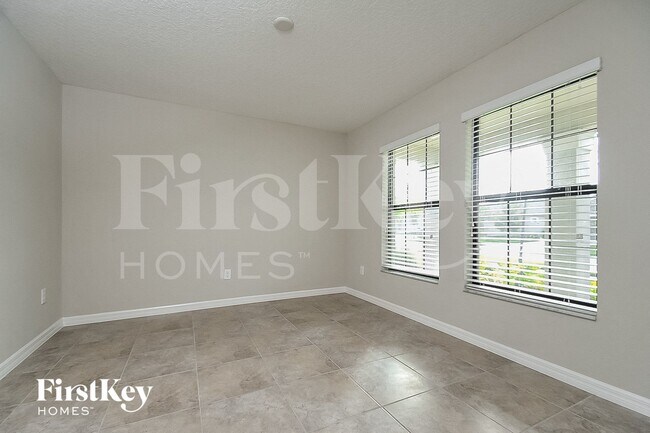 Building Photo - 9725 Sage Creek Dr