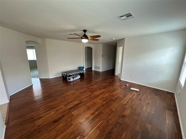 Building Photo - 705 Morgan Dr