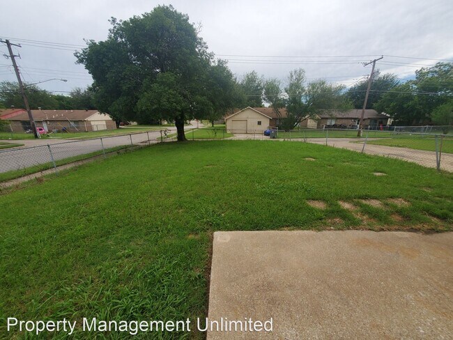 Building Photo - 3 br, 2.5 bath House - 7302 Bayberry Ln