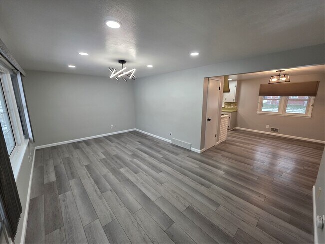 Foto del edificio - 2938 Lyell Rd