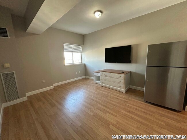 Foto del edificio - 312 Shirley St