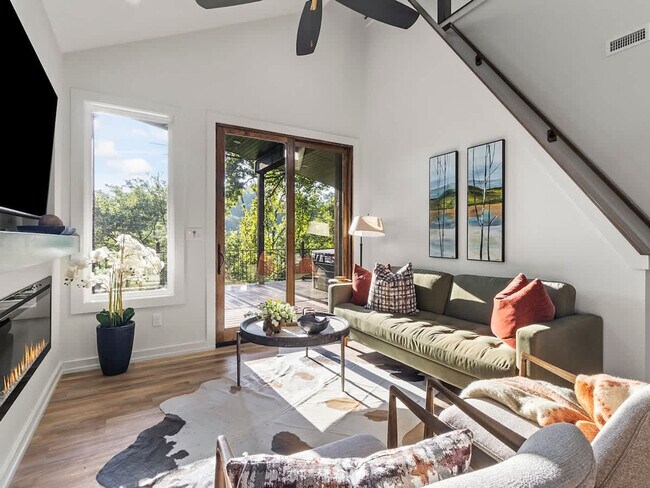 Building Photo - 2104 Almand Dr