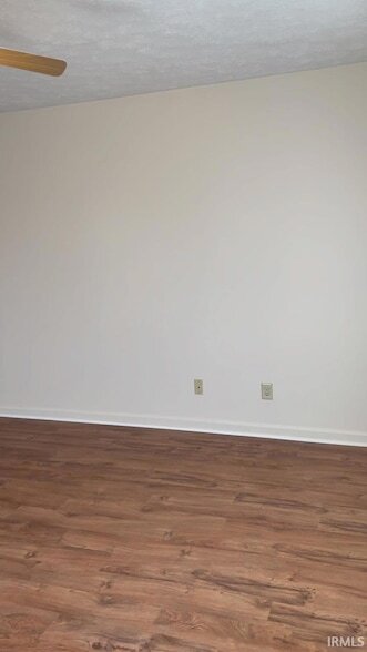 Foto del edificio - 5243 Raubs Ln