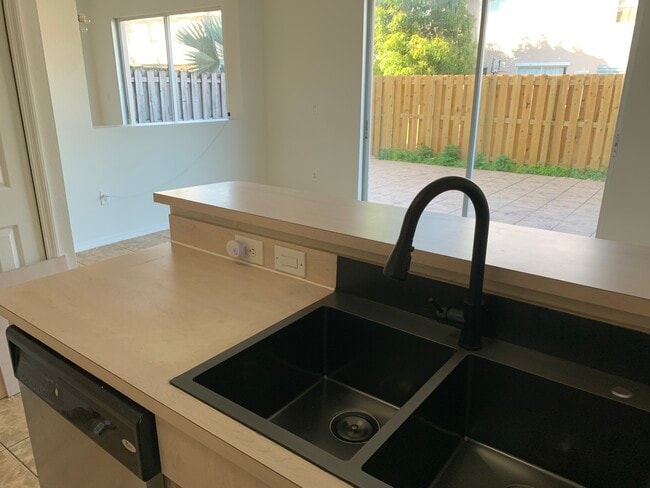 Building Photo - 13800 SW 275th St