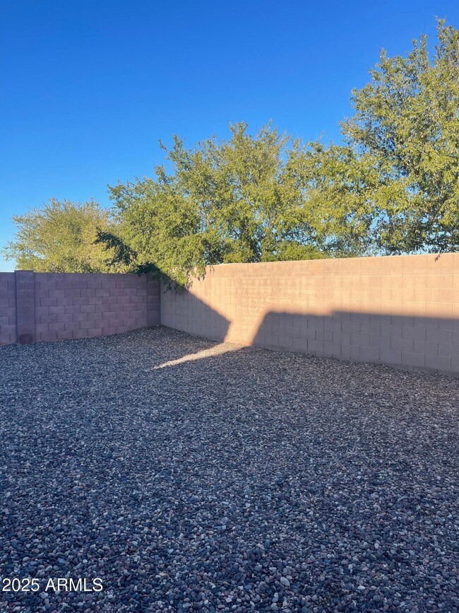 Building Photo - 5707 S 31st Dr