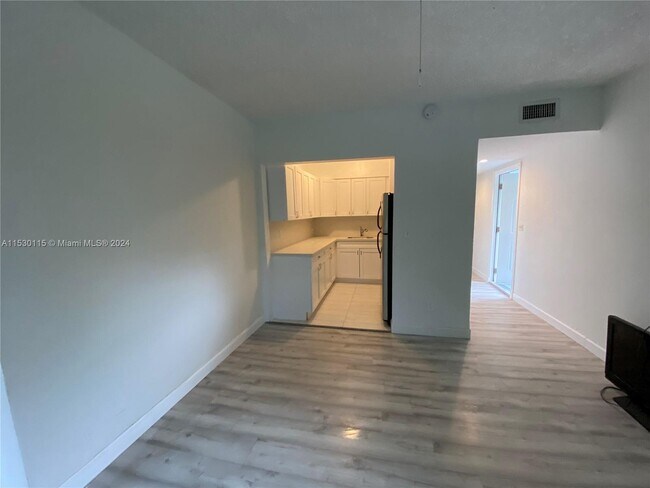 Foto del edificio - 11651 NW 11th Ave