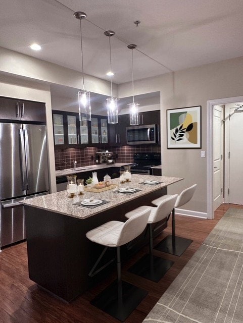 Metropolitan 11- Kitchen - Metro67