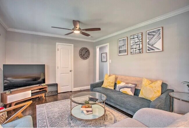 Foto del edificio - 9915 Coppedge Ln
