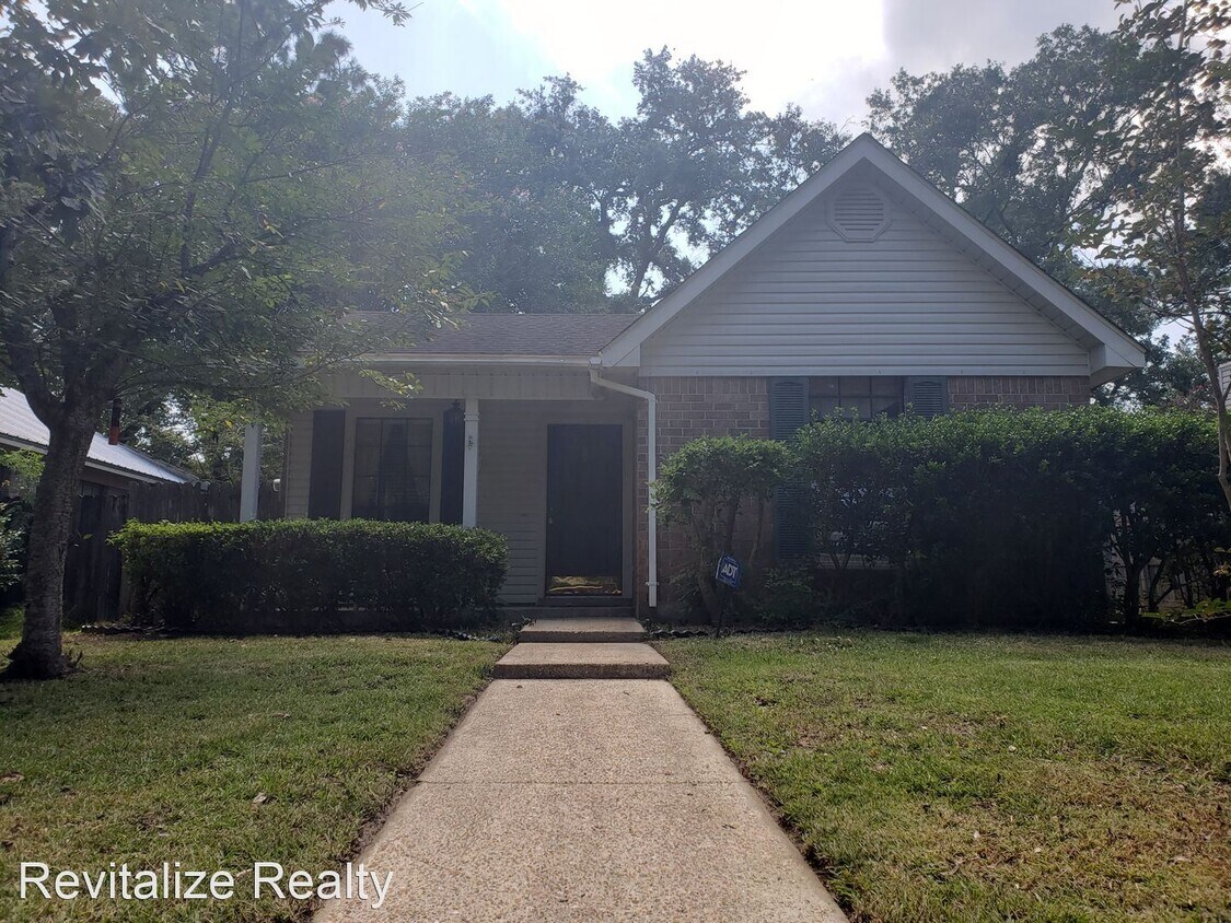 Primary Photo - 3 br, 1.5 bath House - 964 McNeil Ave