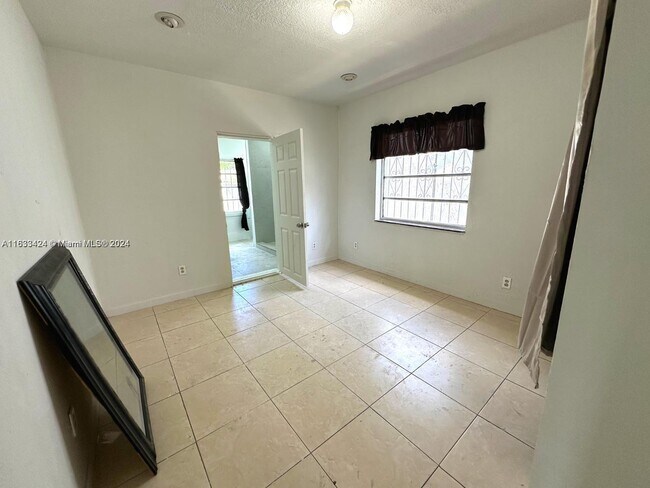 Foto del edificio - 3128 NW 3rd Ave