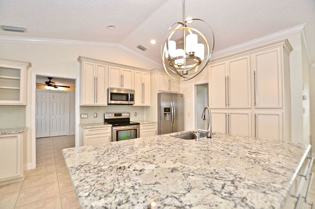 Building Photo - 405 SW Alcan Drive  Port Saint Lucie FL 34953