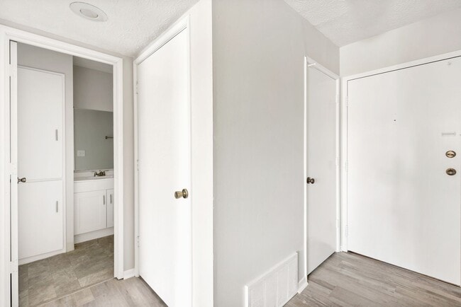 Interior Photo - Kings Highlands