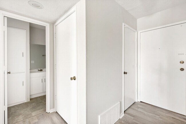 Interior Photo - Kings Highlands