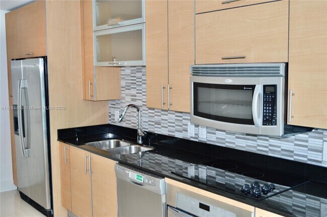 Foto del edificio - 60 SW 13th St