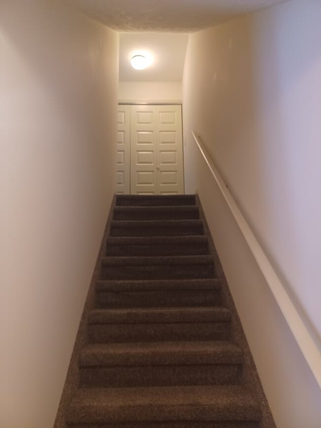 Building Photo - 811 Island View Dr