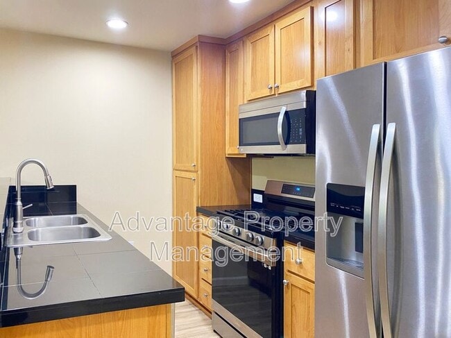 Building Photo - 6298 SW Grand Oaks Dr