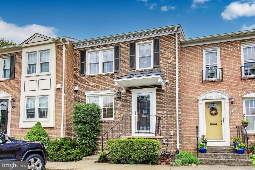 Primary Photo - 1325 Chetworth Ct