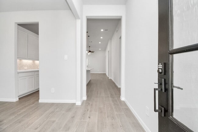 Building Photo - 19807 Palomino Pr Trl