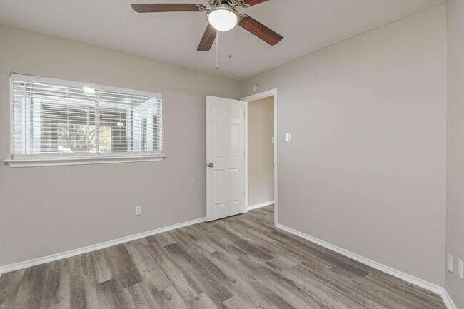 Foto del edificio - 13126 Townwood Dr