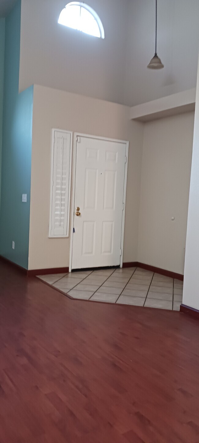 Foto del edificio - 12939 Gerrard St