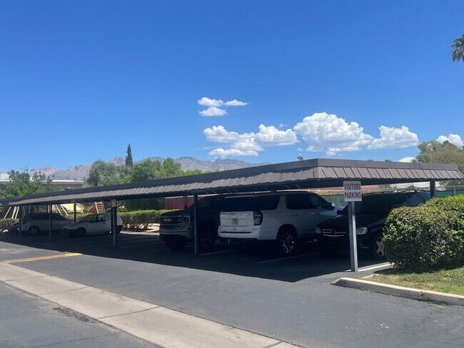 Building Photo - 3 Bed 2.5 Bath Pet-Friendly Retreat by The...