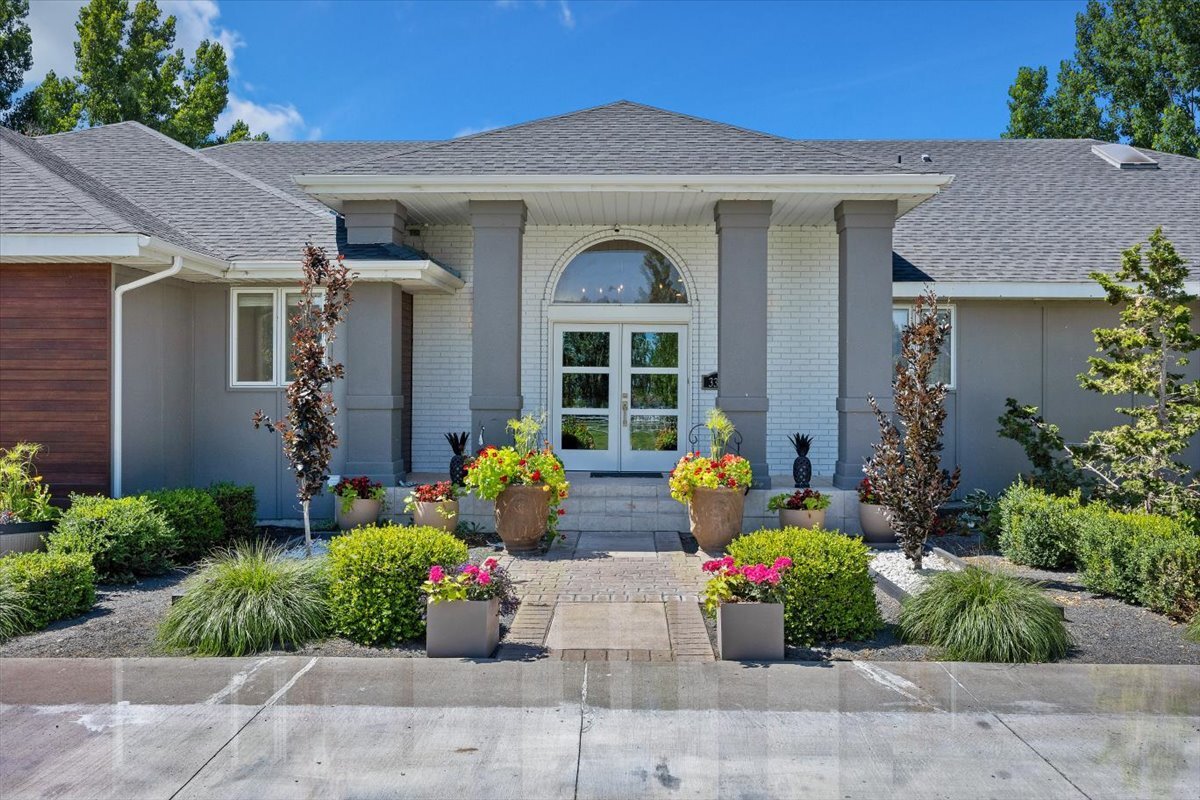 Foto principal - 3317 Oregon Trail Dr E