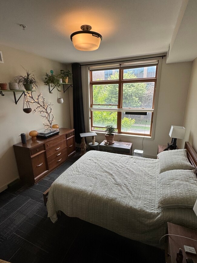 Bedroom - 468 Delaware Ave