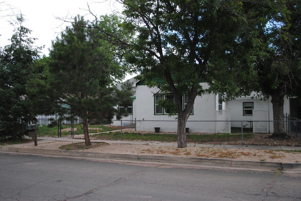 Primary Photo - 212 E Harrison St
