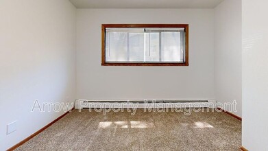 Building Photo - 215 E Arbor Ave