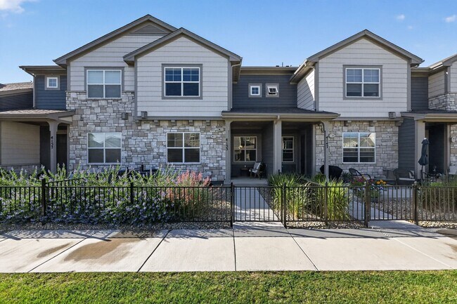 Foto del edificio - 4153 Trapper Lake Dr