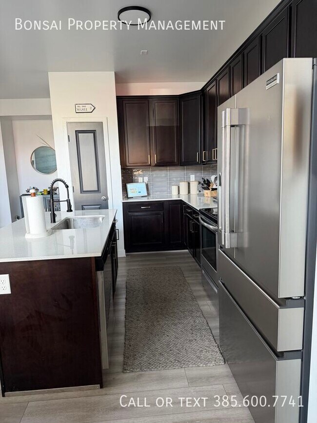 Building Photo - 860 San Savino Way