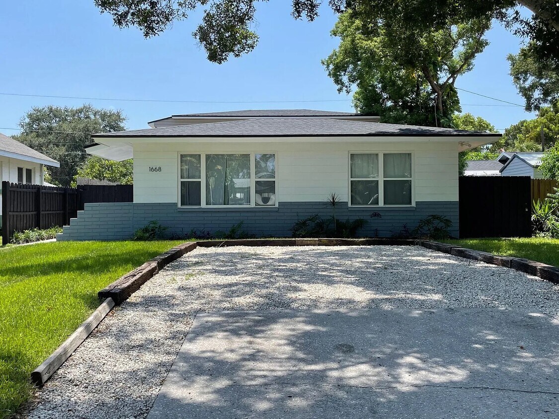 Foto principal - 1668 24th Ave N