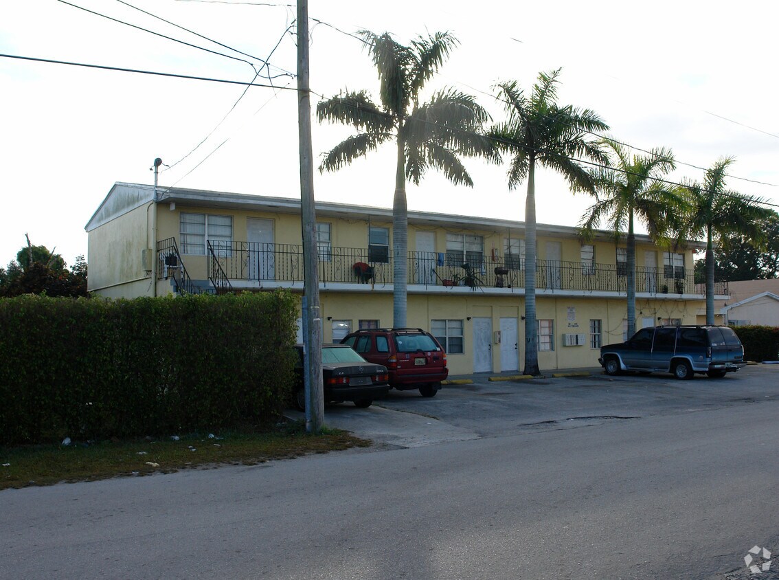 Building Photo - 647 SW 1st Ave
