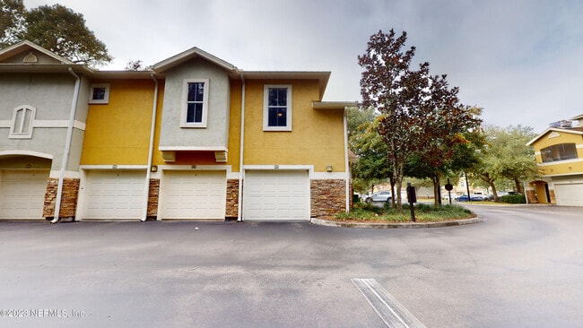 Building Photo - 8539 Gate Pkwy W
