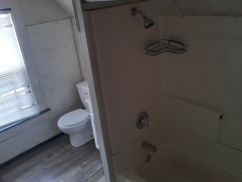 Foto principal - 218 W Ashley St