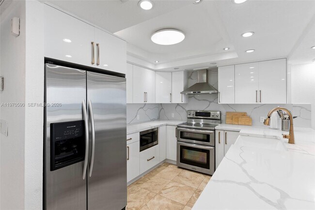 Foto del edificio - 5701 Collins Ave