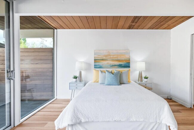 Foto del edificio - 115 Greenmeadow Way
