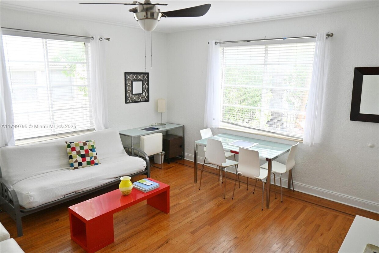 Foto principal - 928 Euclid Ave