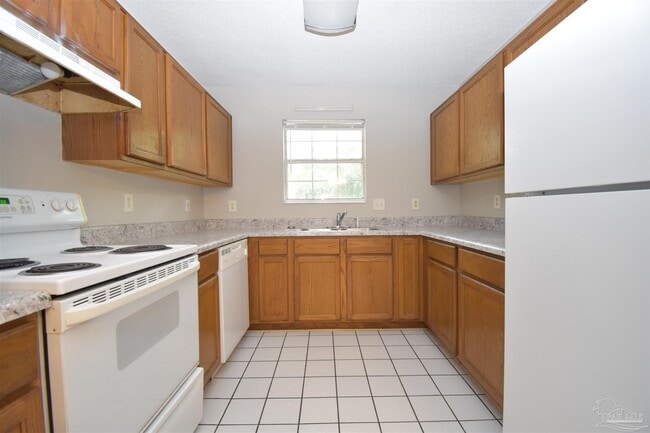 Building Photo - 7135 Pearson Rd