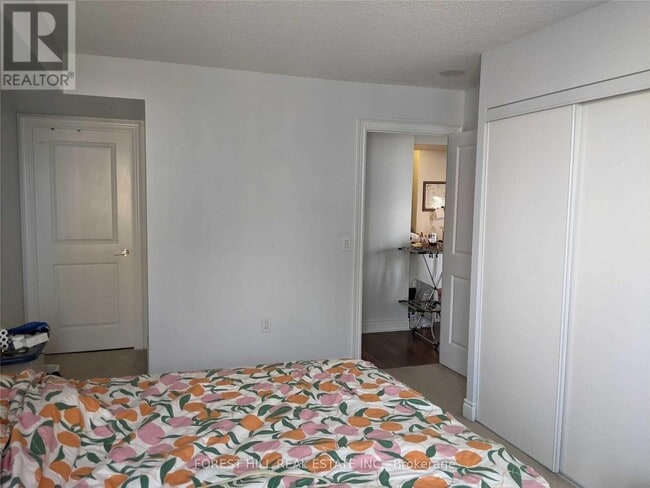 Photo du bâtiment - 500 Doris Ave