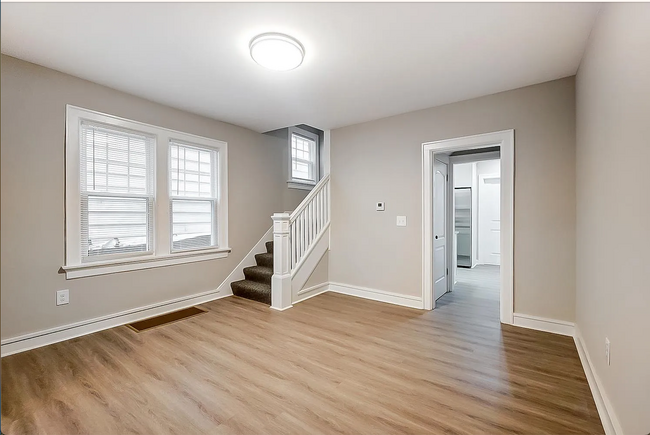 Foto del edificio - 99 N Harris Ave