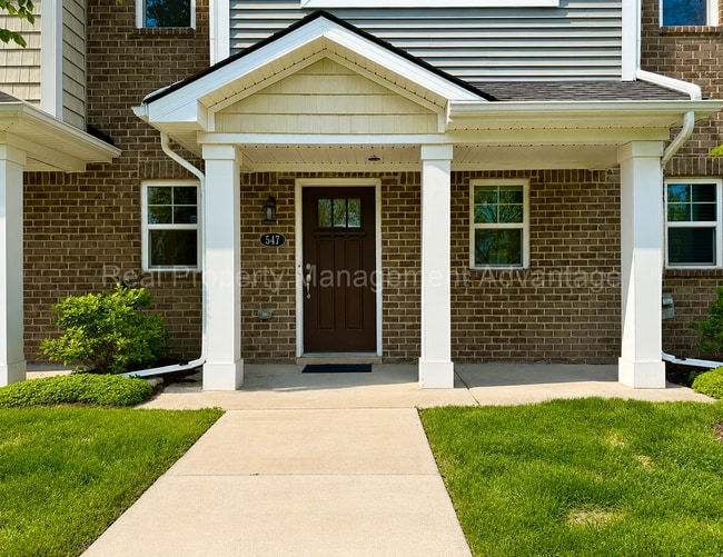 Building Photo - Modern 2020 Built Townhome Just Steps from Downtown Ferndale!