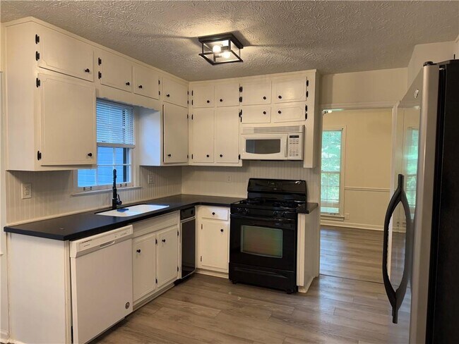 Foto del edificio - 1253 Tinderbox Ln